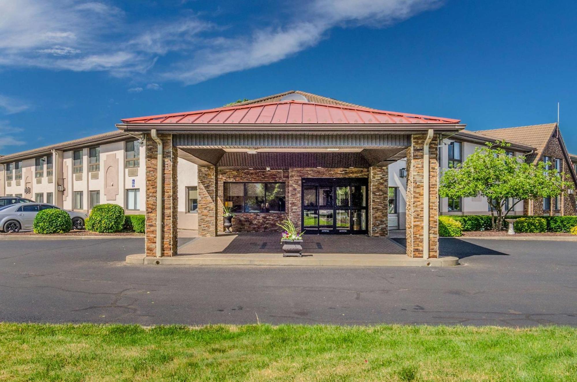 Comfort Inn&Suites West Springfield Exterior foto